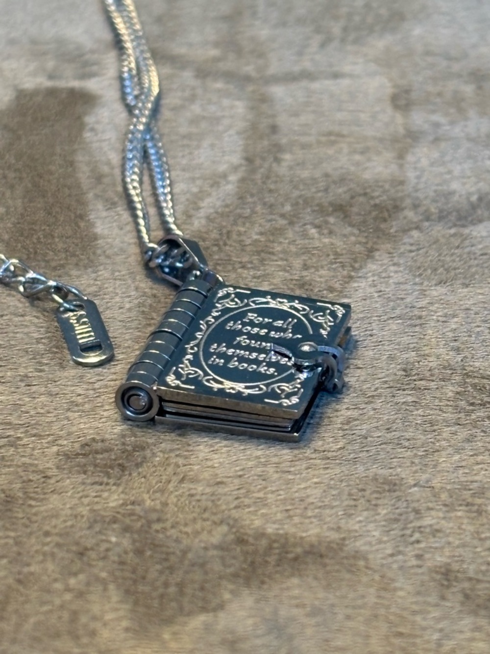 Inspirational Necklace + Mini Book “FOR ALL THOSE WHO FOUND THEMSELVES IN BOOKS” - Picture 5 of 16